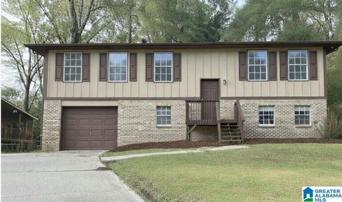 2212 Gaylewood Dr, Bessemer, AL, 35022-4931 | Card Image