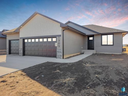 1301 W Maple St, Tea, SD, 57064 | Card Image