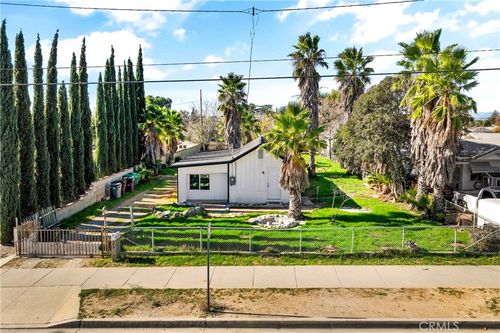 1049 Beaumont Ave, Beaumont, CA, 92223-1832 | Card Image