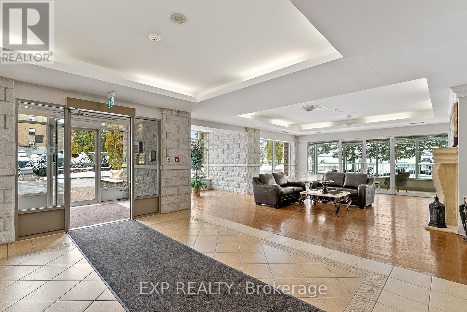 Residential in Vaughan (Maple) 5