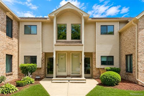 42739 Lilley Pointe Dr, Canton, MI, 48187-5308 | Card Image