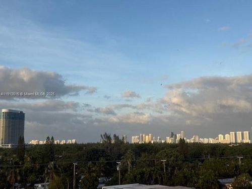 apt-711-2350 Ne 135th St, North Miami, FL, 33181-3548 | Card Image