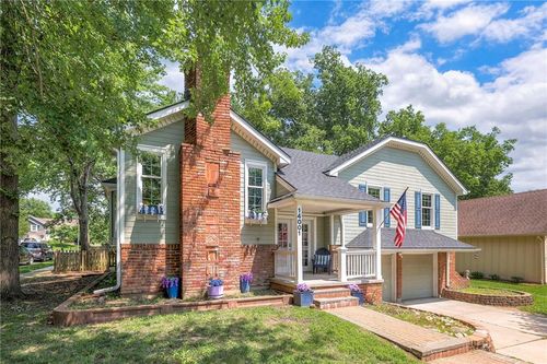 14001 S Tomahawk Dr, Olathe, KS, 66062-1901 | Card Image