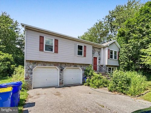 10 Hitching Post Cir, THOMASVILLE, PA, 17364-9676 | Card Image