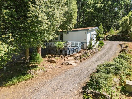 211 Barlow St, Cave Junction, OR, 97523-9005 | Card Image