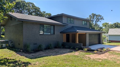 68 N Woodridge Road, Rogers, AR, 72756 | Card Image