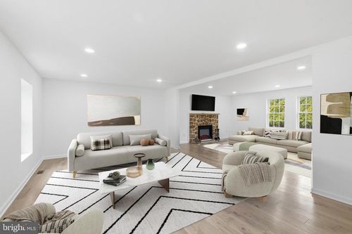 201 Church Rd, Devon, PA, 19333-1805 | Card Image