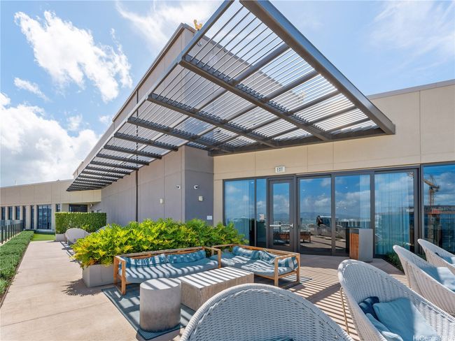 42 Floor Amenity Deck | Image 21