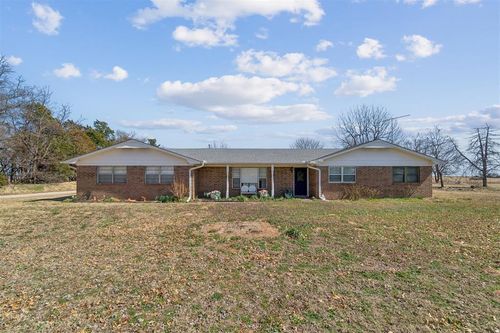 33057 Square Top Rd, Anadarko, OK, 73005-7503 | Card Image