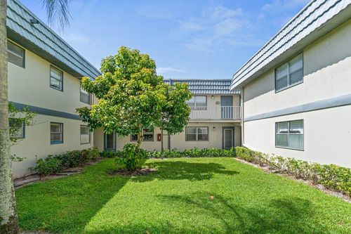 690 Brittany O, Delray Beach, FL, 33446 | Card Image