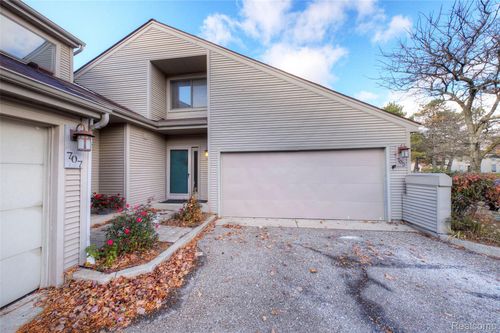 705 Preston Court, Rochester Hills, MI, 48307 | Card Image