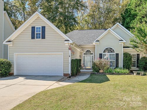 2812 Huckleberry Hill Dr, Fort Mill, SC, 29715-8383 | Card Image