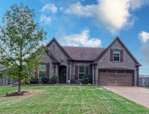 2438 Red Vintage Cv, Cordova, TN, 38016-0939 | Card Image