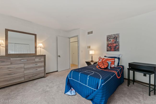 27-web-or-mls-A0102407.jpg | Image 16