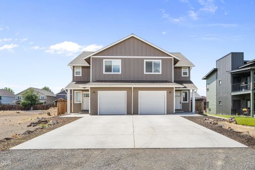 1214 Sw 27th St, Redmond, OR, 97756-0242 | Card Image