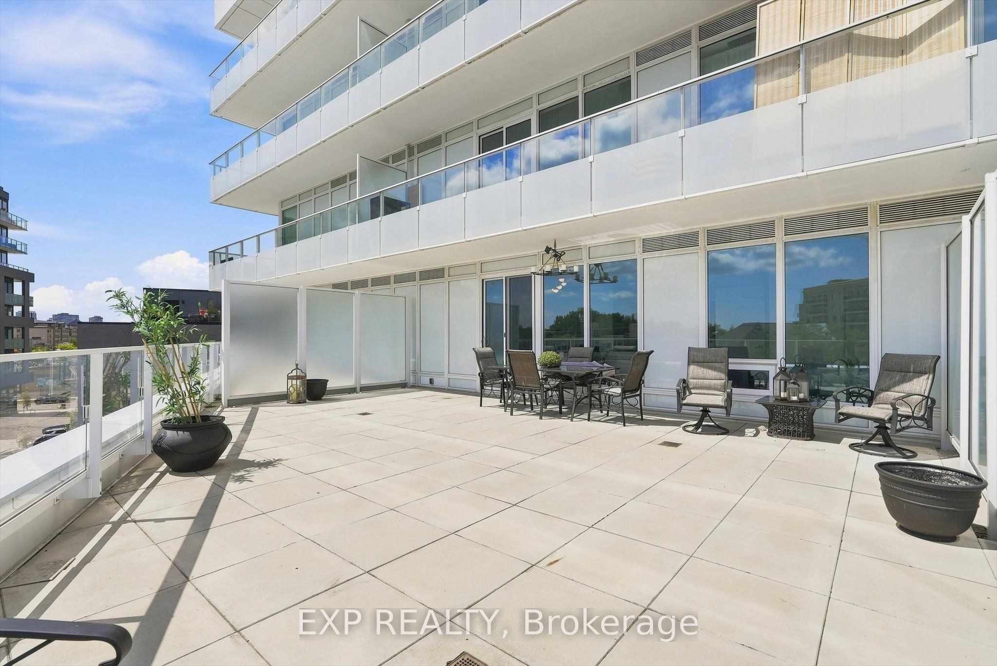 Residential Lease in Toronto W08