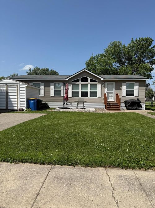 108 Wilson Dr, Owatonna, MN, 55060-1061 | Card Image