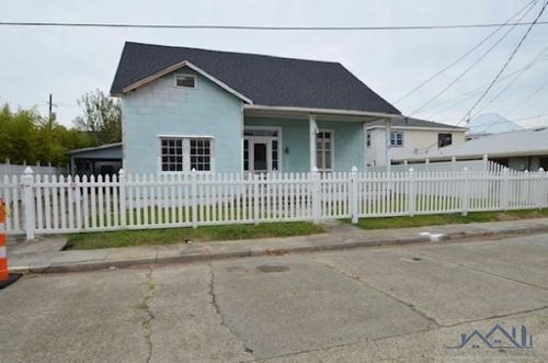 317 Canal St, Houma, LA, 70360-4361 | Card Image