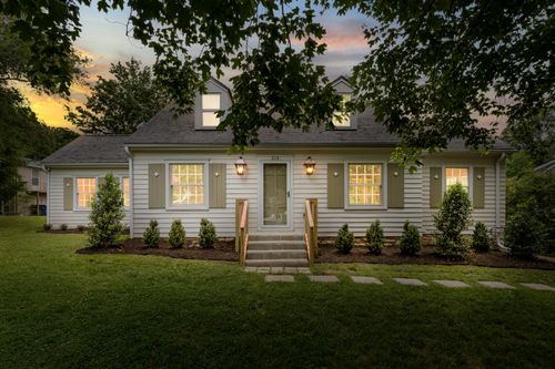 215 Lewisburg Ave, Franklin, TN, 37064-2854 | Card Image