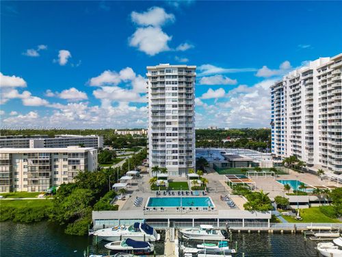 902-18011 Biscayne Blvd, Aventura, FL, 33160-2598 | Card Image