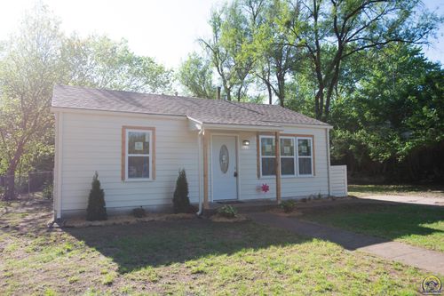 2529 Sw Eveningside Dr, Topeka, KS, 66614-1313 | Card Image