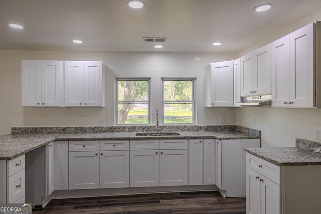8 Mill St Sw, House other with 3 bedrooms, 2 bathrooms and null parking in Cave Spring GA | Image 16