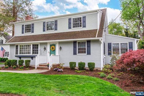 161 Cottage Rd, Wyckoff, NJ, 07481-2506 | Card Image