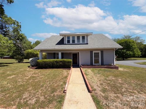 215 S Ferry Rd, New London, NC, 28127-8758 | Card Image