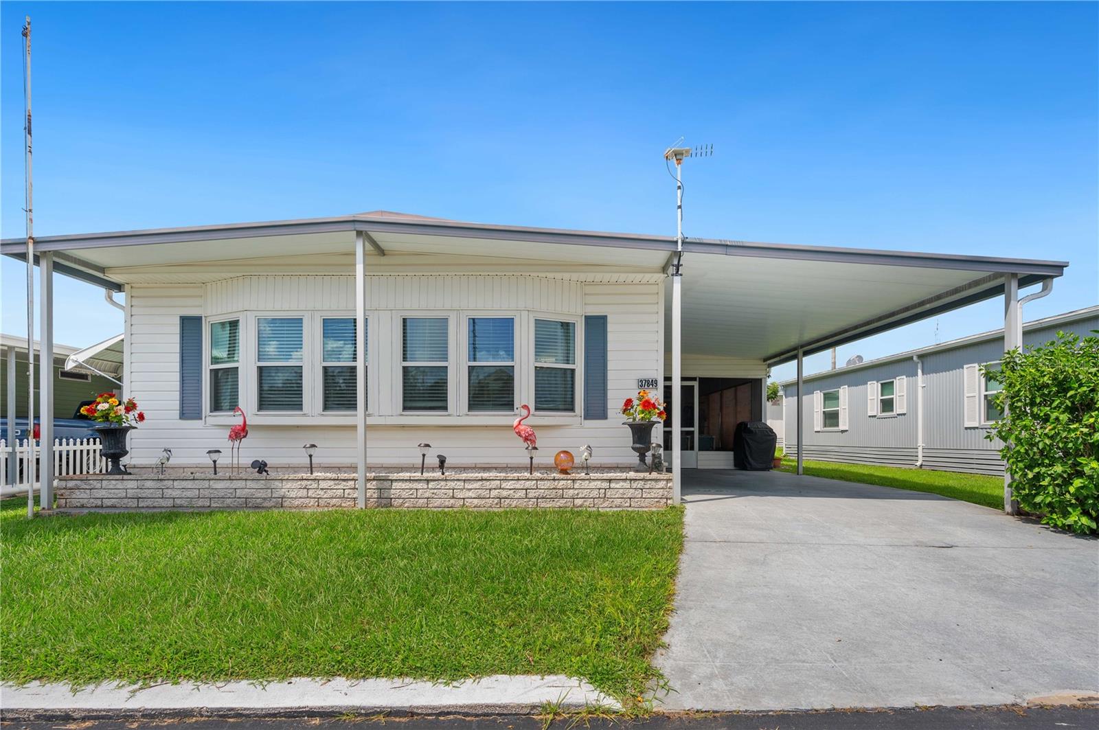 Barcelona Ave, Zephyrhills, FL 33541