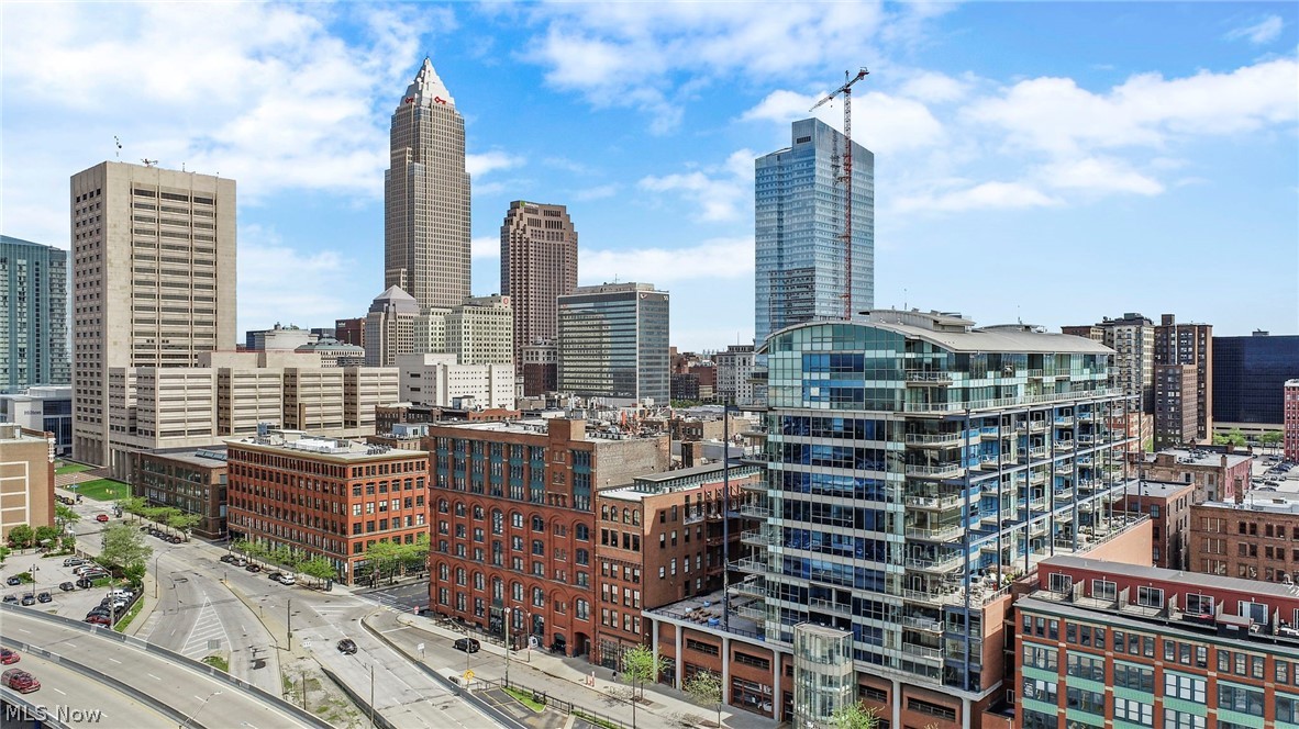 Lakeside Ave, Cleveland, OH 44113