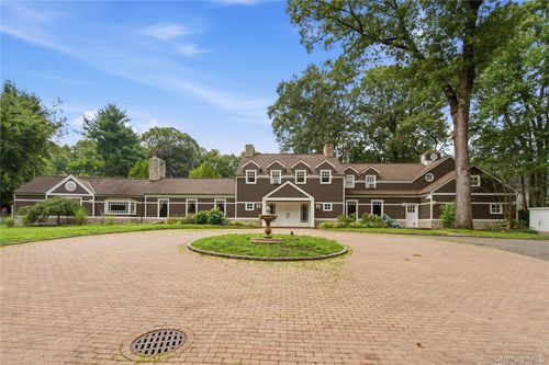 1620 Old Cedar Swamp Rd, Glen Head, NY, 11545-2631 | Card Image