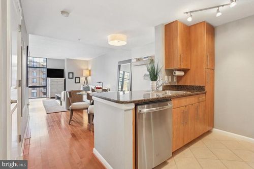 apt-806-1021 N Garfield St, ARLINGTON, VA, 22201-2581 | Card Image