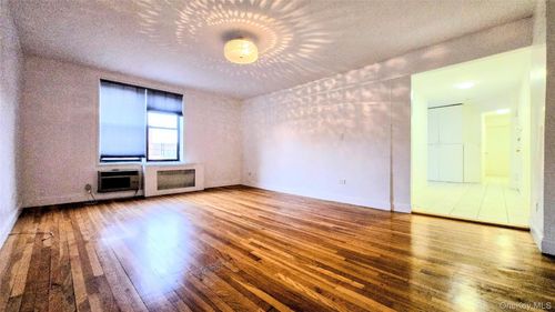 6d-137-05 Franklin Avenue, New York, NY, 11355 | Card Image