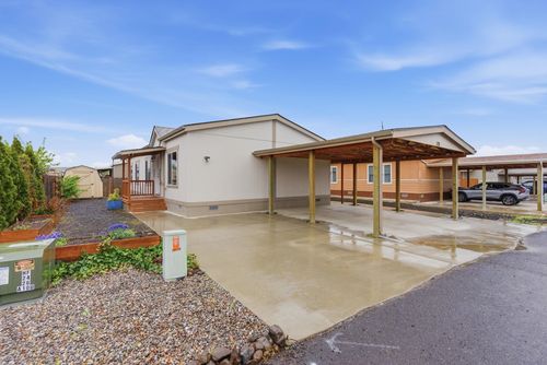 10510 W Richland Rd, Cheney, WA, 99004-8628 | Card Image