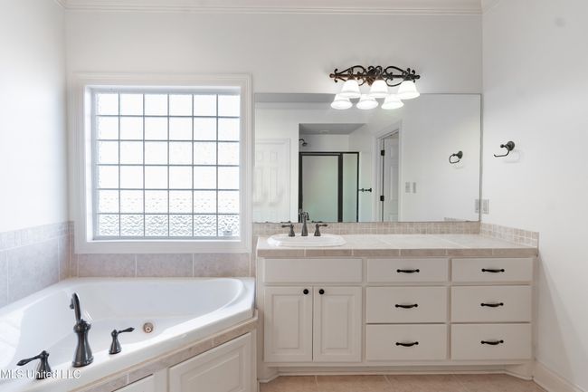 34-PrimaryBathroom | Image 44
