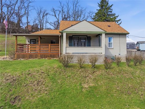 409 Victoria St, West Mifflin, PA, 15122-1429 | Card Image