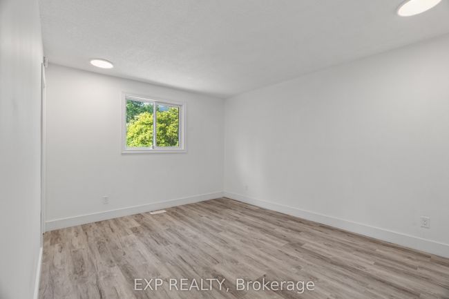 250 William St E, House other with 3 bedrooms, 2 bathrooms and 3 parking in Parkhill ON | Image 19