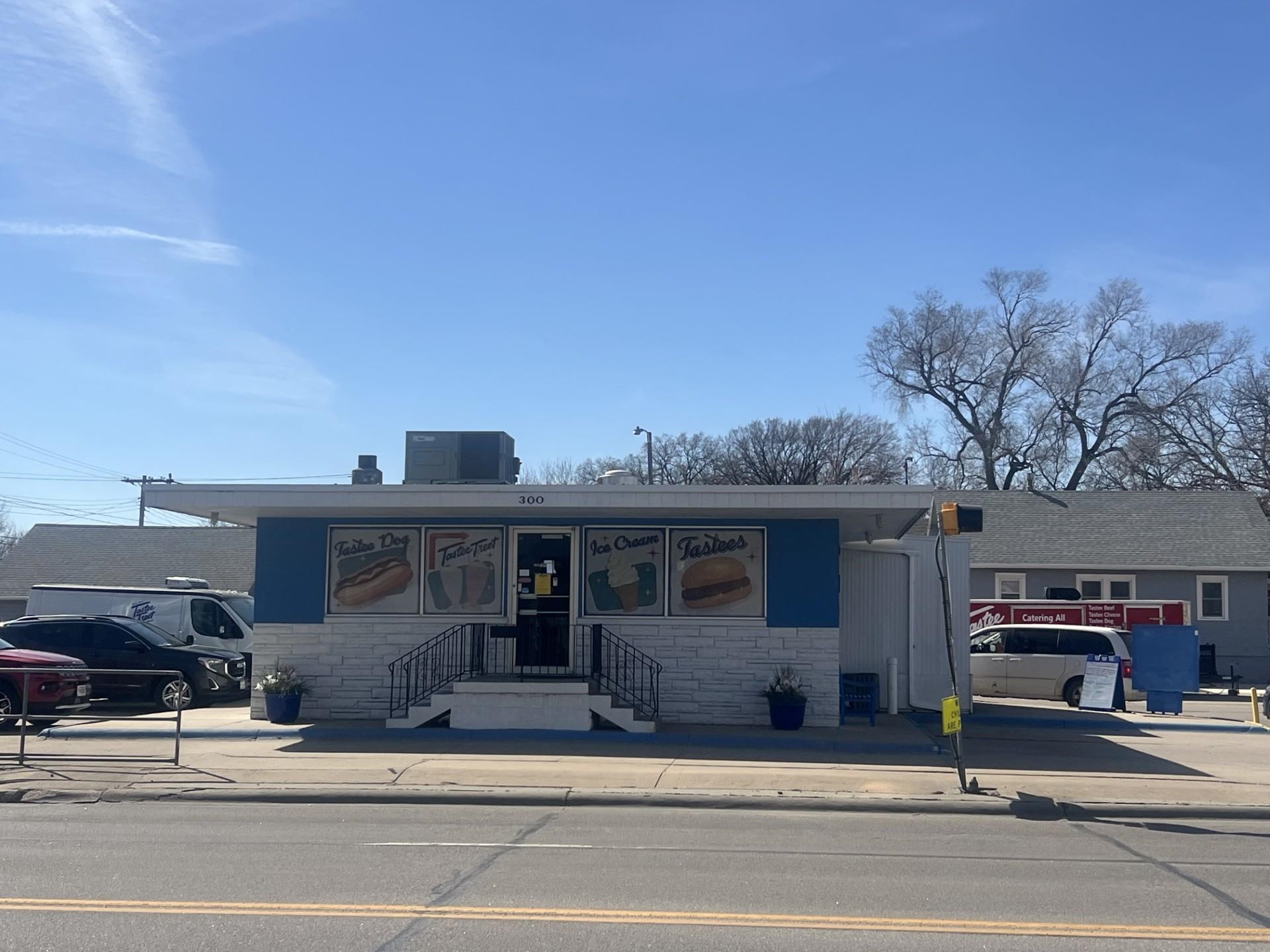 300 S 1St St, Norfolk, NE 68701