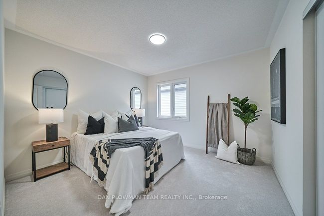 90 Caspian Sq, Home with 4 bedrooms, 3 bathrooms and 4 parking in Bowmanville ON | Image 24