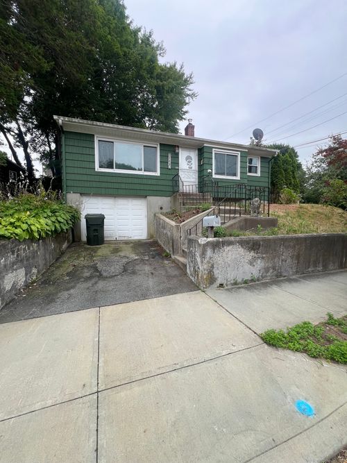 140 Norwood Ave, New London, CT, 06320-3833 | Card Image