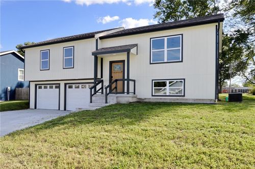 404 W Lynn St, Lawson, MO, 64062-8405 | Card Image