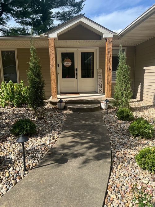 145 Country Club Ln, Anna, IL, 62906-3130 | Card Image