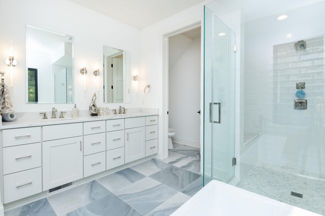 4779 N Pine Meadows Ln, House other with 5 bedrooms, 4 bathrooms and null parking in Hartland WI | Image 13