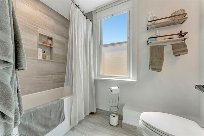 53 E 21 St St, House other with 2 bedrooms, 2 bathrooms and 1 parking in Hamilton ON | Image 24