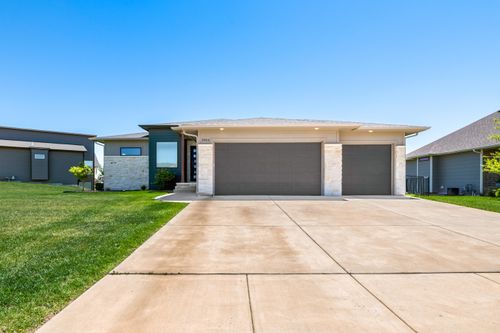 3404 S Capri St, Wichita, KS, 67210-1920 | Card Image
