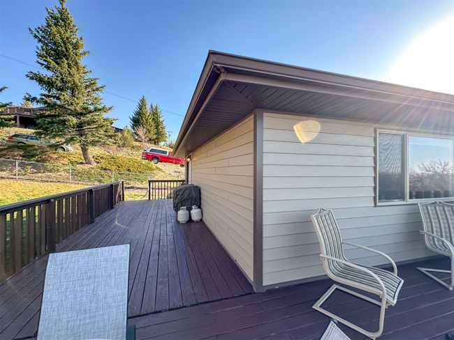Wrap-around deck | Image 55