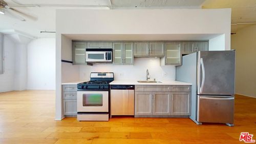 421-420 S San Pedro Street, Los Angeles, CA, 90013 | Card Image