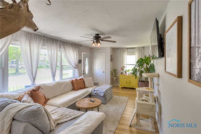 Living Room | Image 9