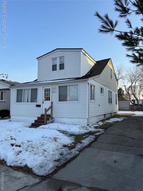 8420 Jewett Ave, Warren, MI, 48089-1730 | Card Image