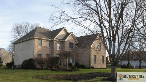 2 Colonial Ct, Plainsboro, NJ, 08536-3113 | Card Image